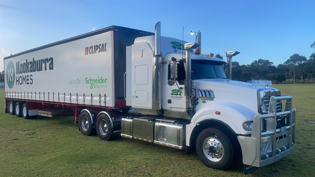 JST Curtainsider General Freight